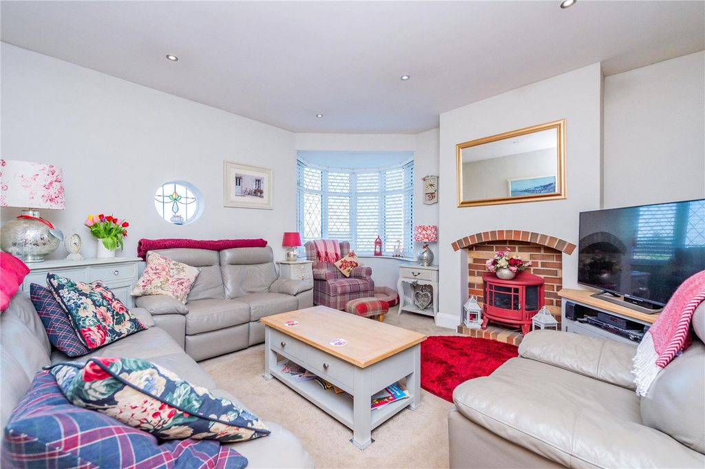 Property photo 2 of 42 Picture No. 02
