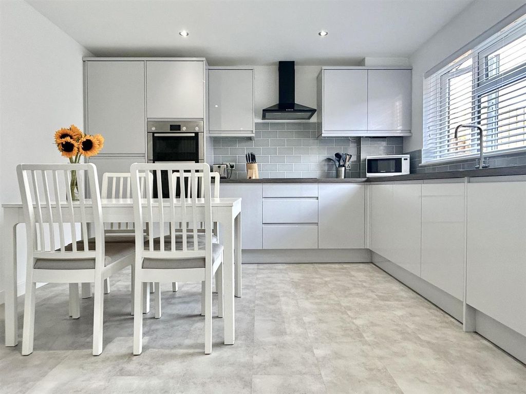 Property photo 2 of 18 8c813869-d923-4Bd4-8Be1-4Ff22d1A6A78.Jpeg