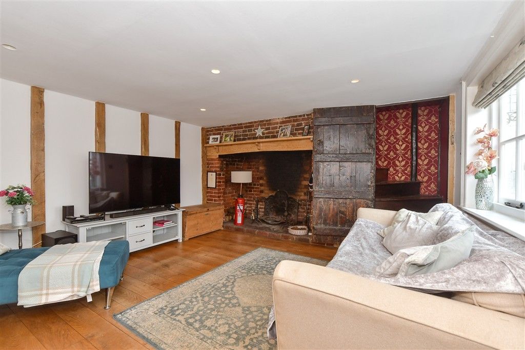 Property photo 1 of 14 Front 2