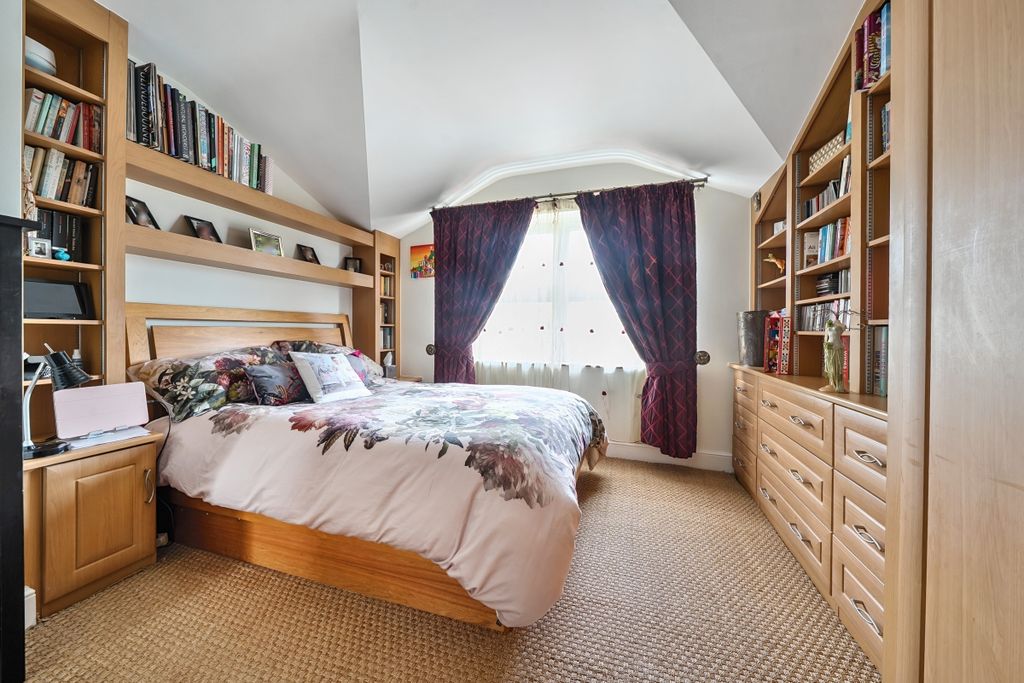Property photo 3 of 14 1329225-1-688c857...