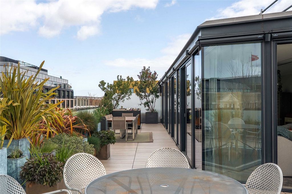 Property photo 1 of 12 Terrace