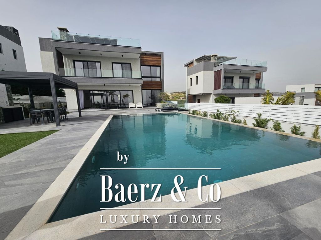 Property photo 2 of 27