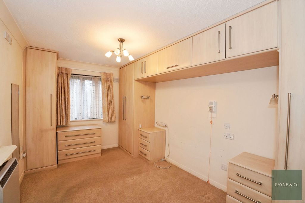 Property photo 3 of 14