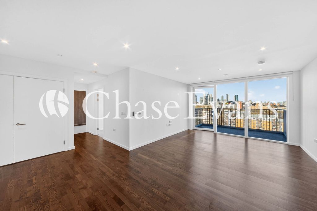 Property photo 3 of 14 Living Area