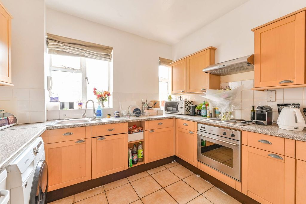 Property photo 3 of 20