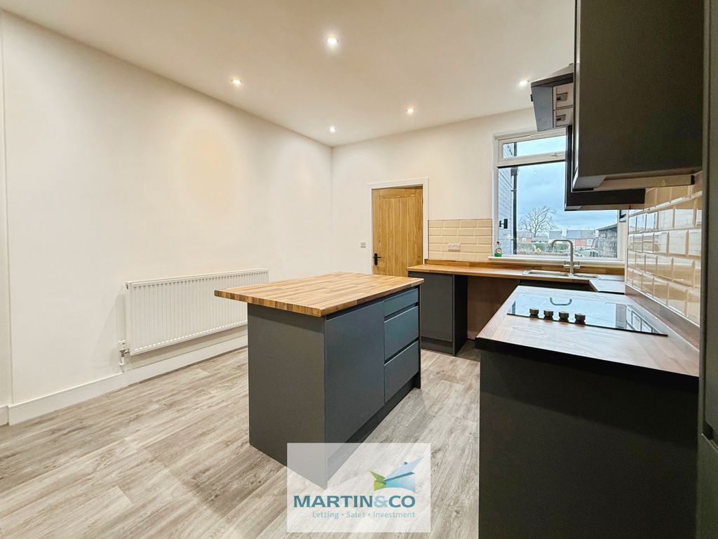 Property photo 2 of 19 Beefcd1E--4709-9Fe7-6B06F7A38Fc4-34838-0000048D7Fd