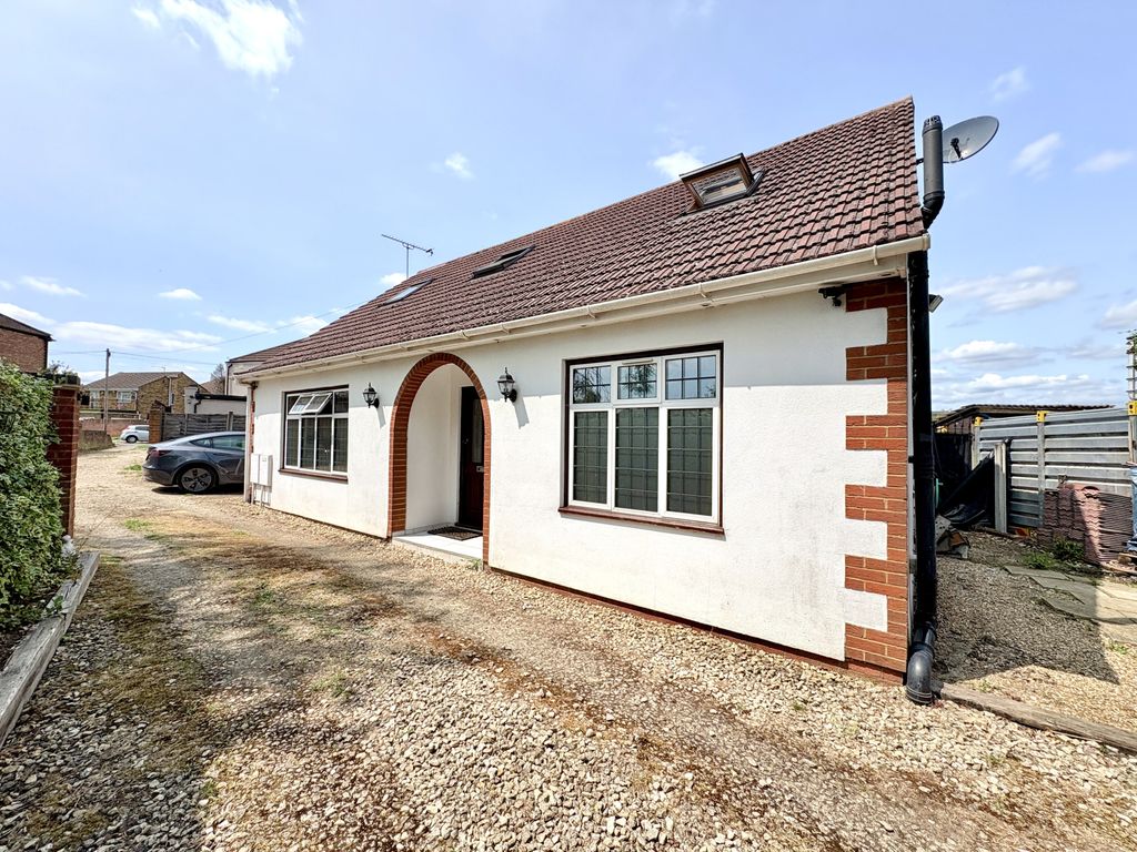 Property photo 1 of 31
