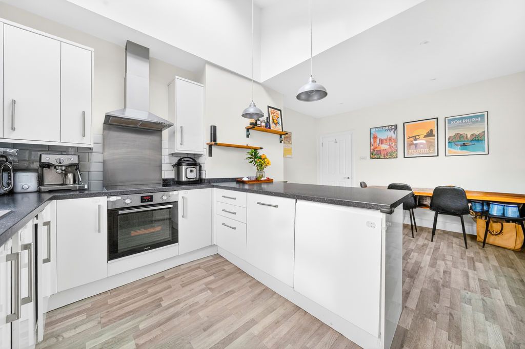 Property photo 1 of 28 Photo 24