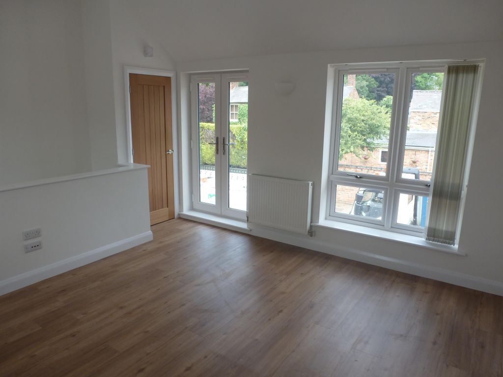 Property photo 3 of 4 Living Room