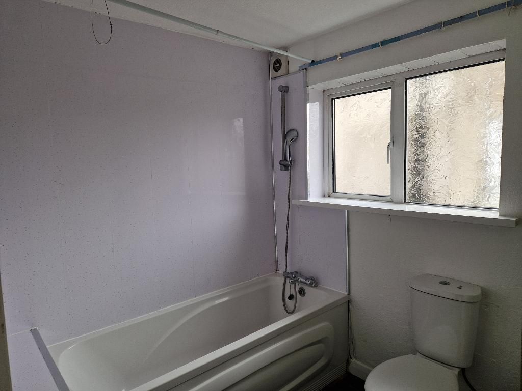 Property photo 3 of 4 Bathroom