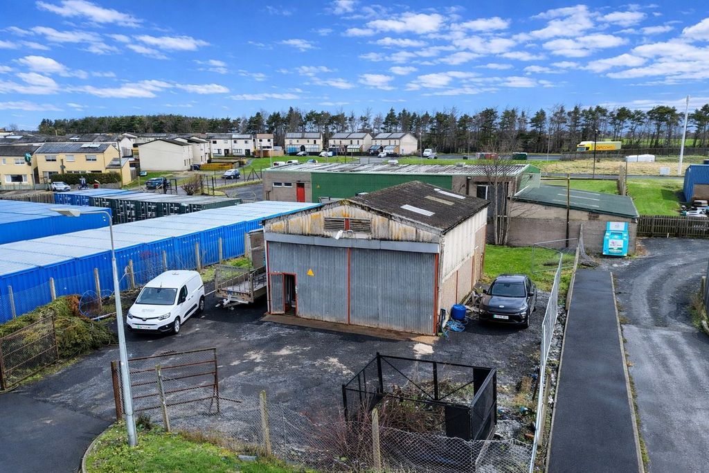 Property photo 2 of 11