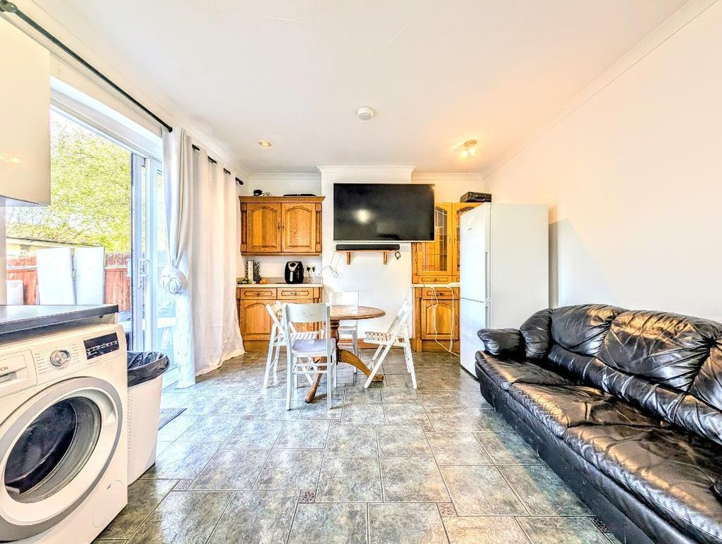 Property photo 3 of 11 Open Plan Kitchen / Dining Area