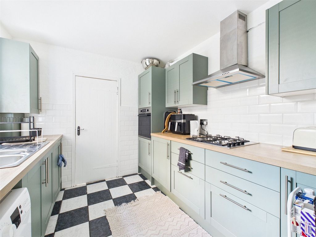 Property photo 3 of 15 Kitchen