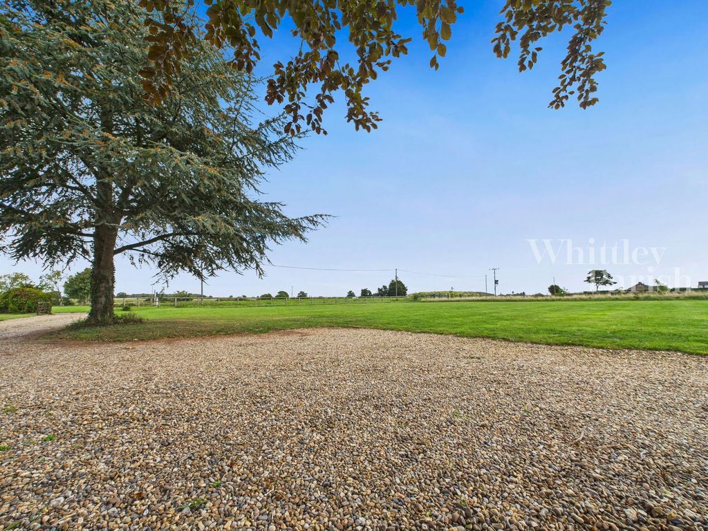 Property photo 2 of 37