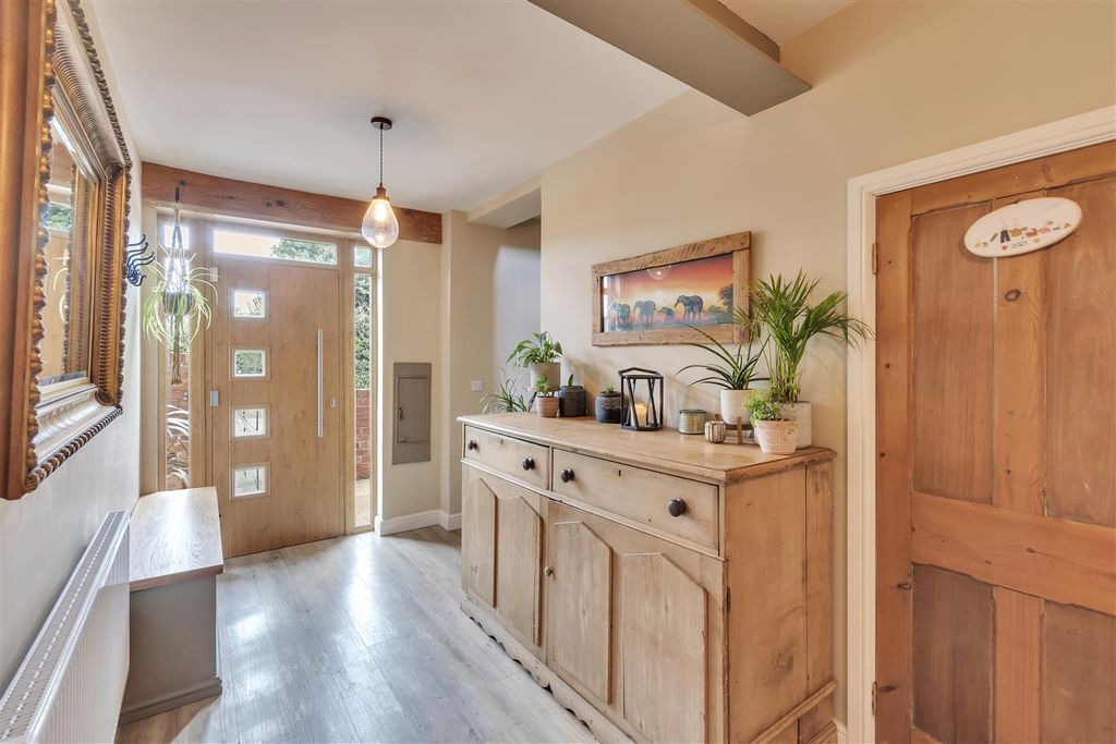 Property photo 2 of 20 Hallway