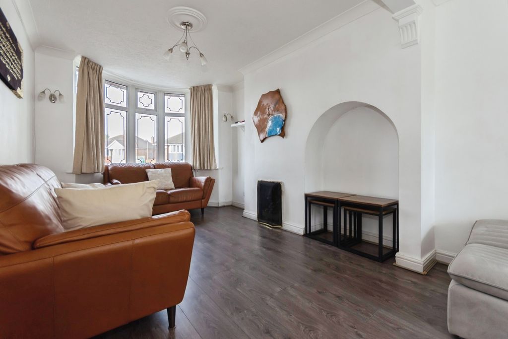 Property photo 3 of 17 Living Room