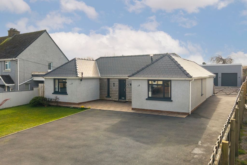 Property photo 1 of 31