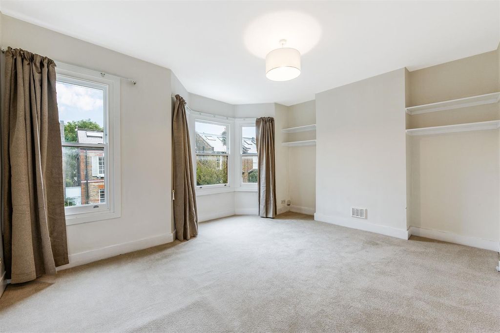 Property photo 1 of 5
