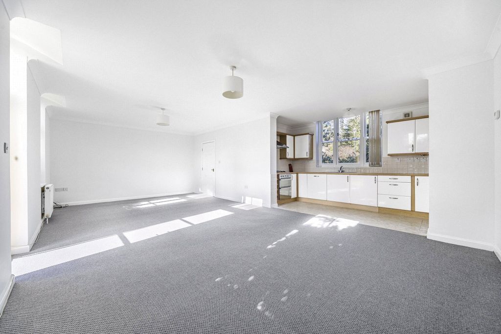 Property photo 2 of 24 Living Room