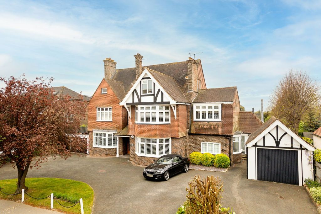 Property photo 1 of 14