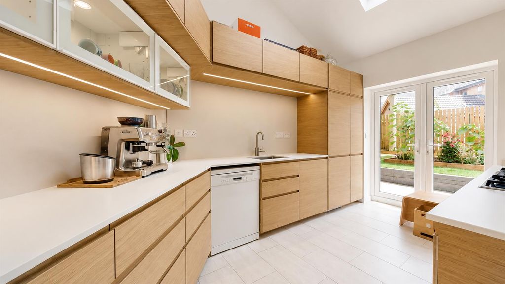 Property photo 2 of 30 8C4612Ec-83A2-466A-Ad37-A8Eb08637620.Png