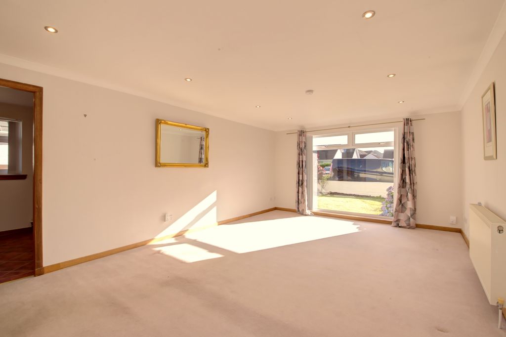 Property photo 3 of 15 Property Image 4