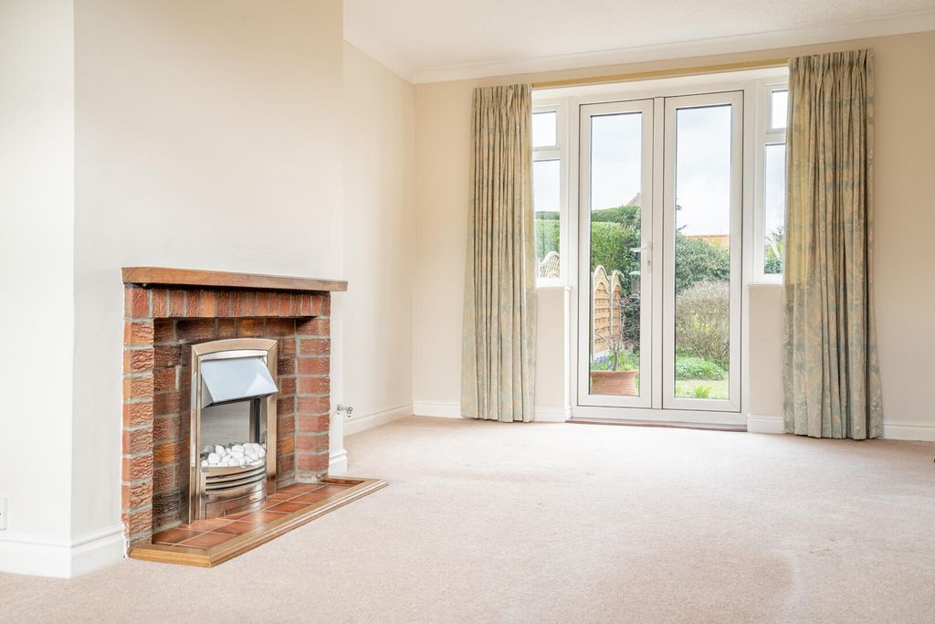 Property photo 3 of 21 Living Room