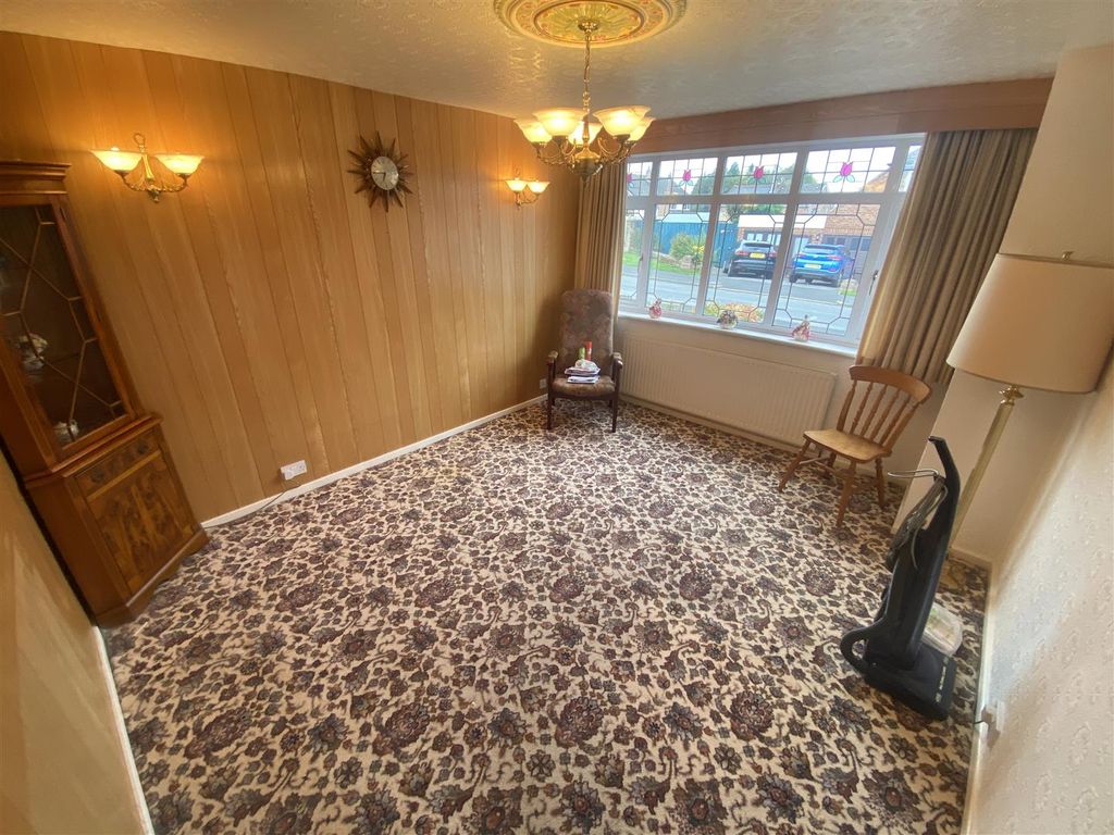 Property photo 2 of 10 Lounge