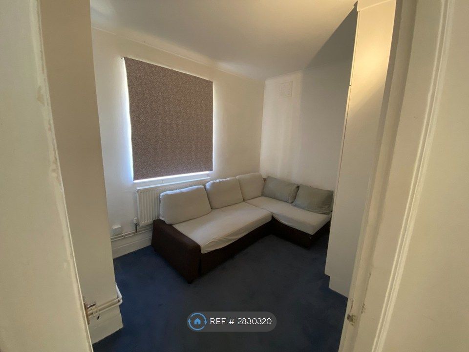 Property photo 3 of 6 Bedroom Or Living Room