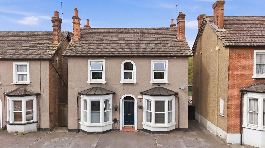 Property photo 1 of 32