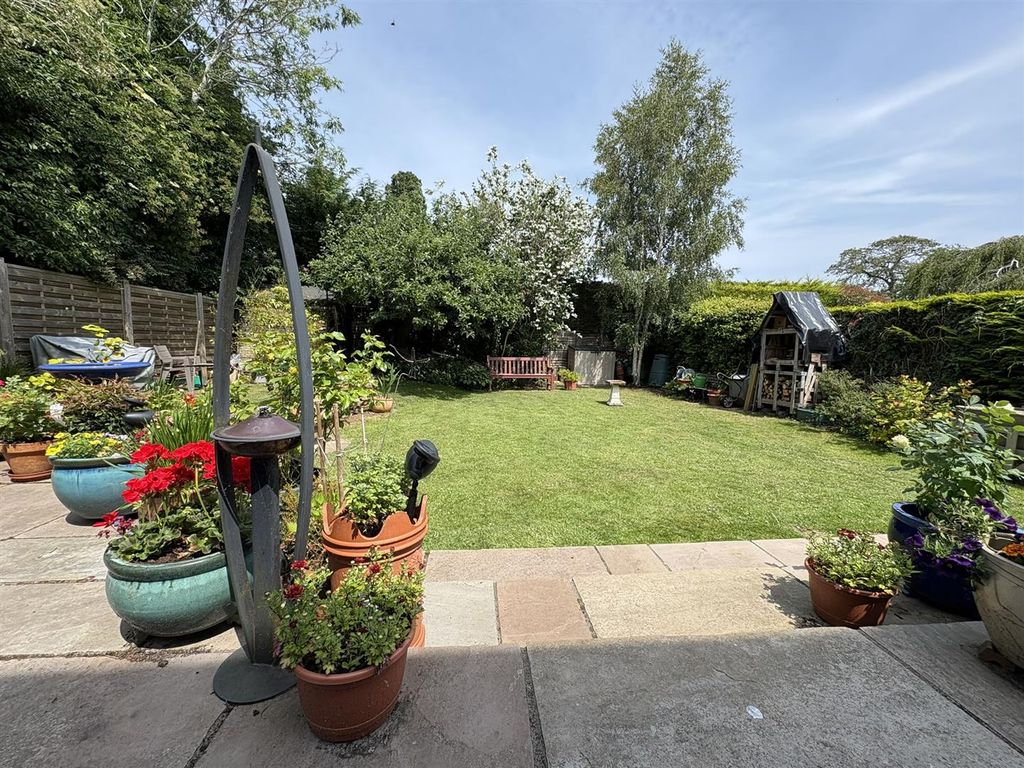 Additional image 15 of 4 bed property for saleBrooklands Close, Daventry NN11