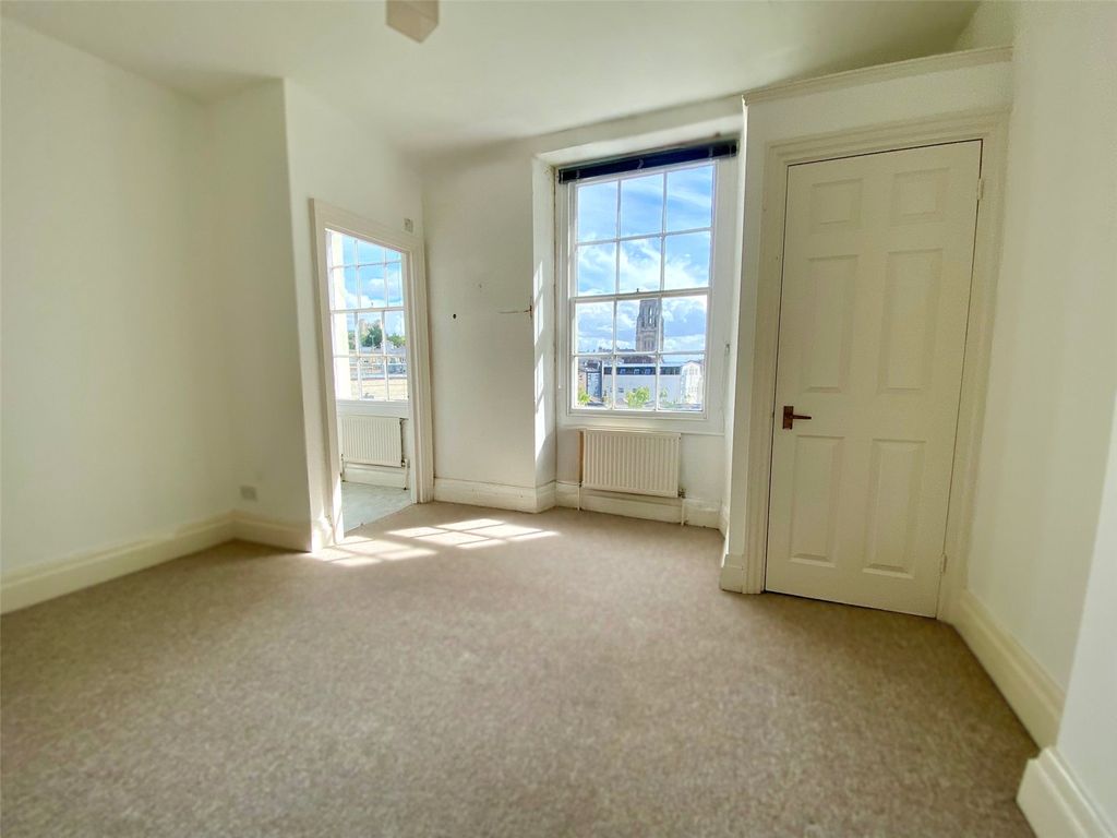 Property photo 3 of 16 Picture No. 15