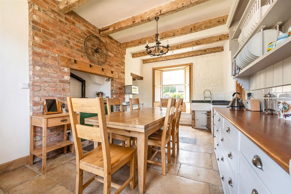 Property photo 3 of 42 3 Scalford Road Web Ph-49.Jpg