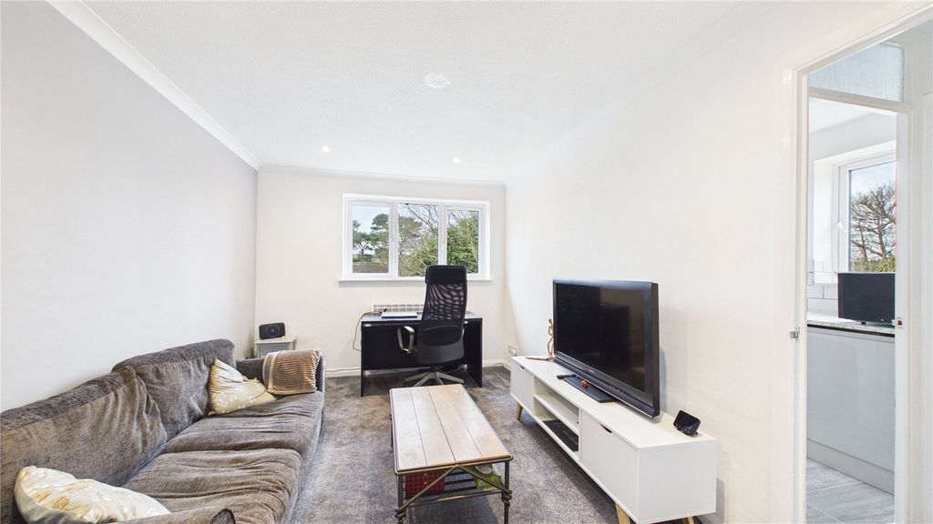 Property photo 3 of 7 Picture 3