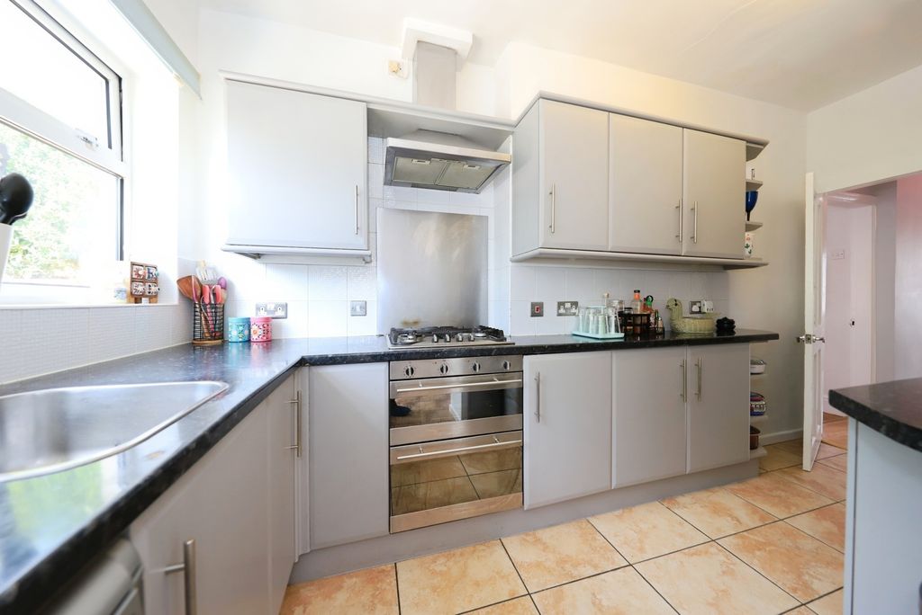 Property photo 2 of 21 Kitchen