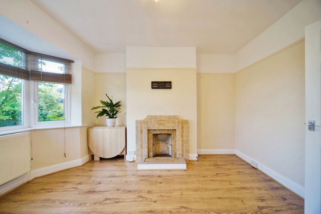 Property photo 2 of 17 Photography