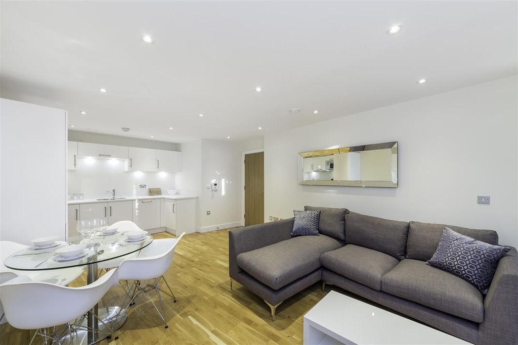 Property photo 1 of 10 Reception Room
