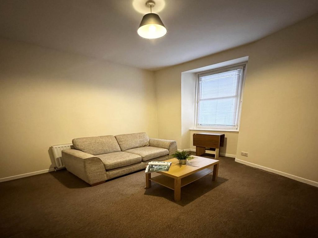 Property photo 2 of 6 32 B Living