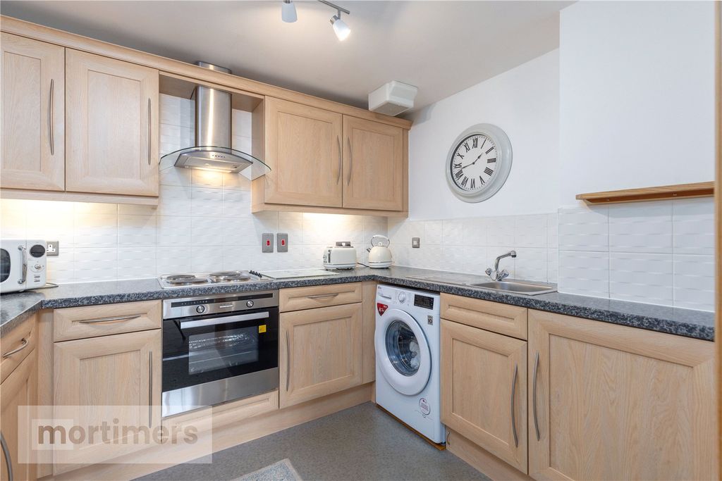 Property photo 3 of 11 Picture No. 24