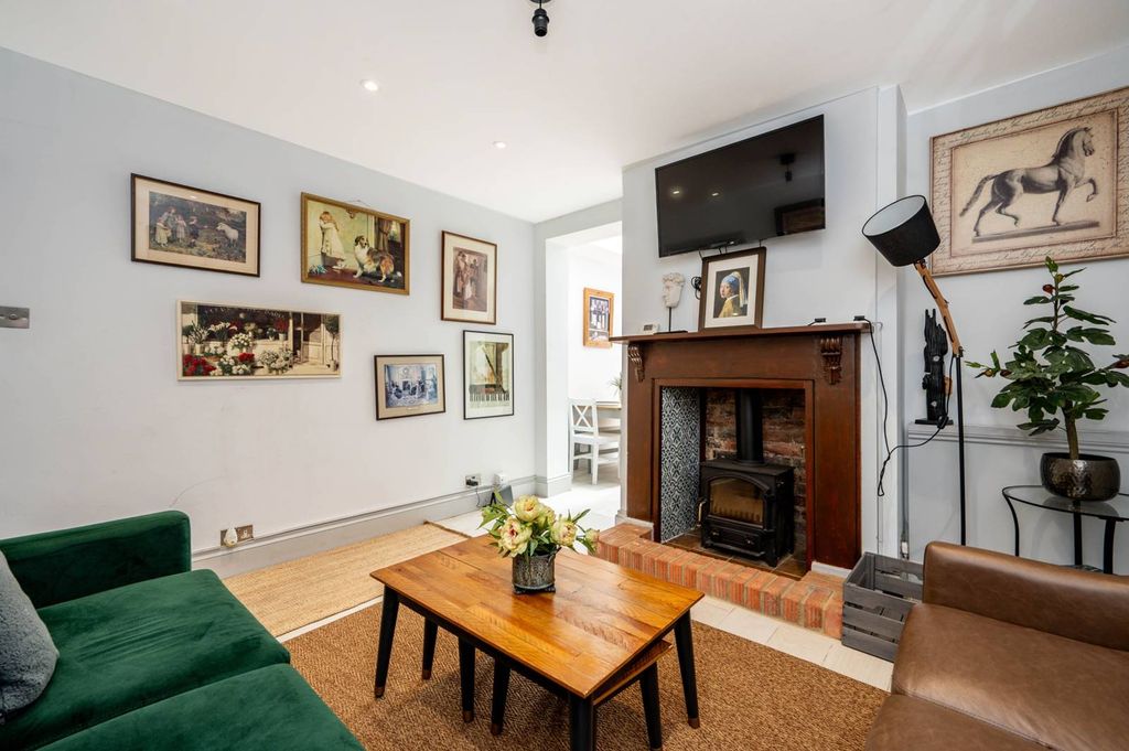 Property photo 1 of 14