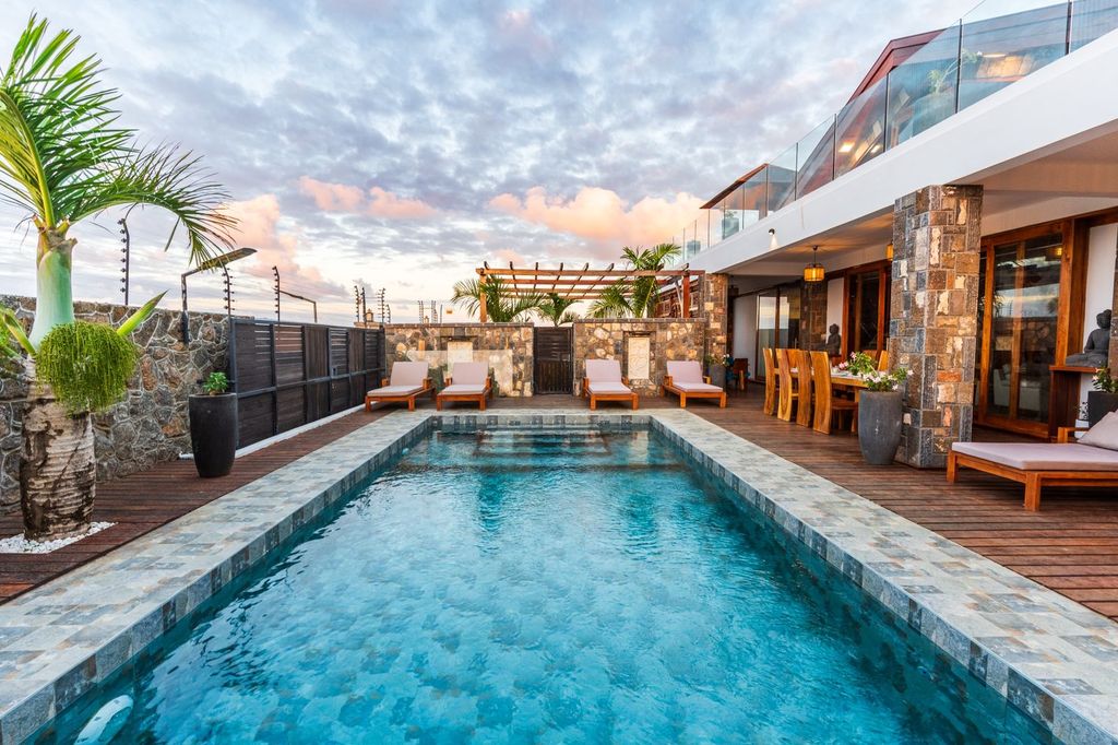 Property photo 3 of 34