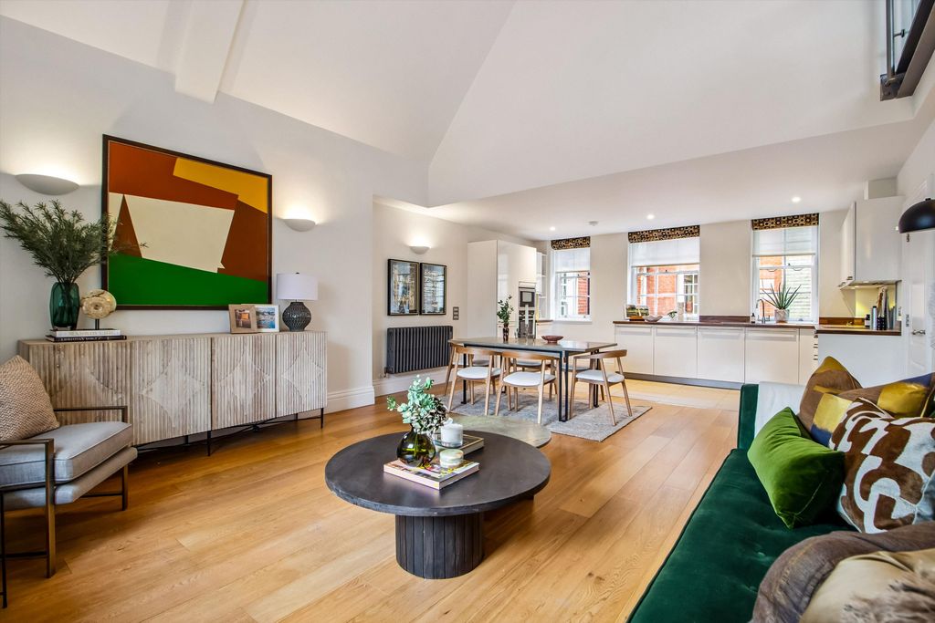 Property photo 3 of 17 Image