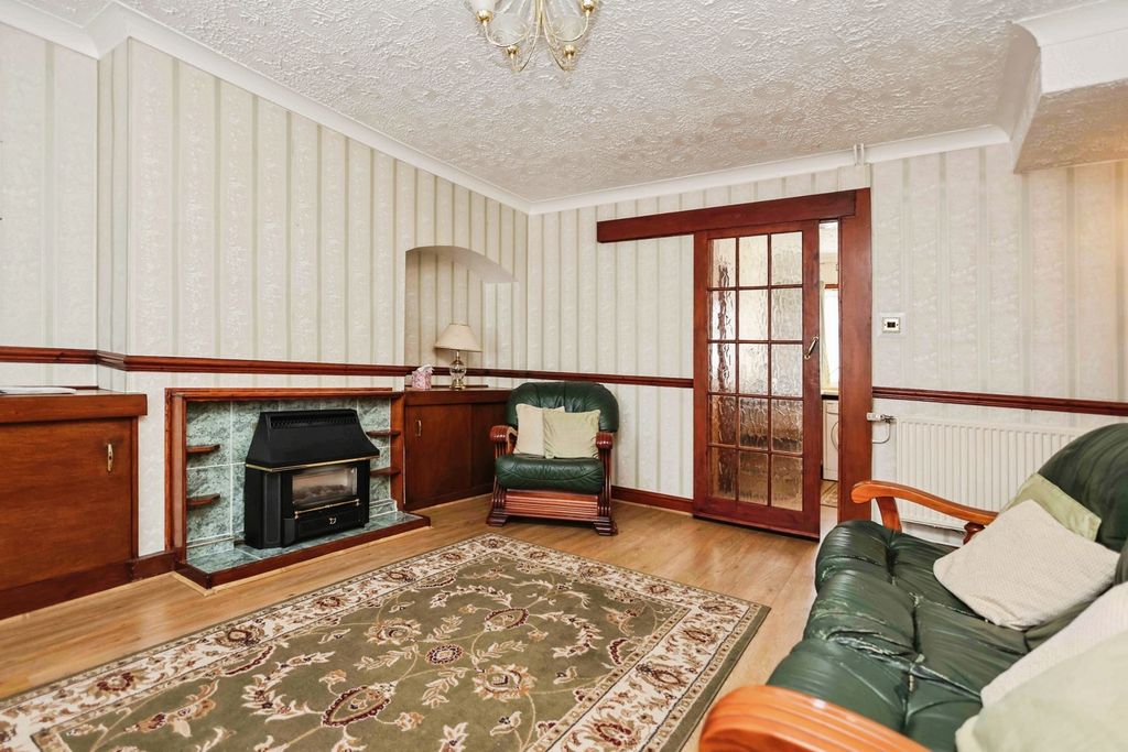 Property photo 3 of 17 Pbox-Img.Jpg