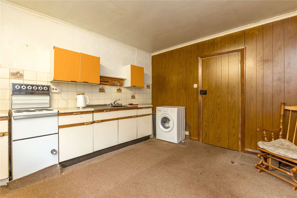 Property photo 2 of 20 Dining Kitchen