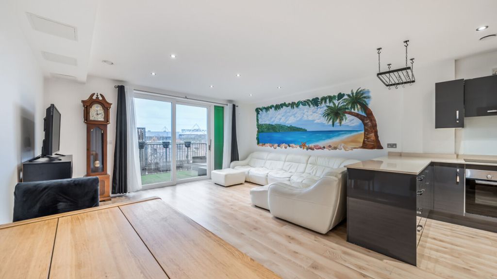 Property photo 1 of 22