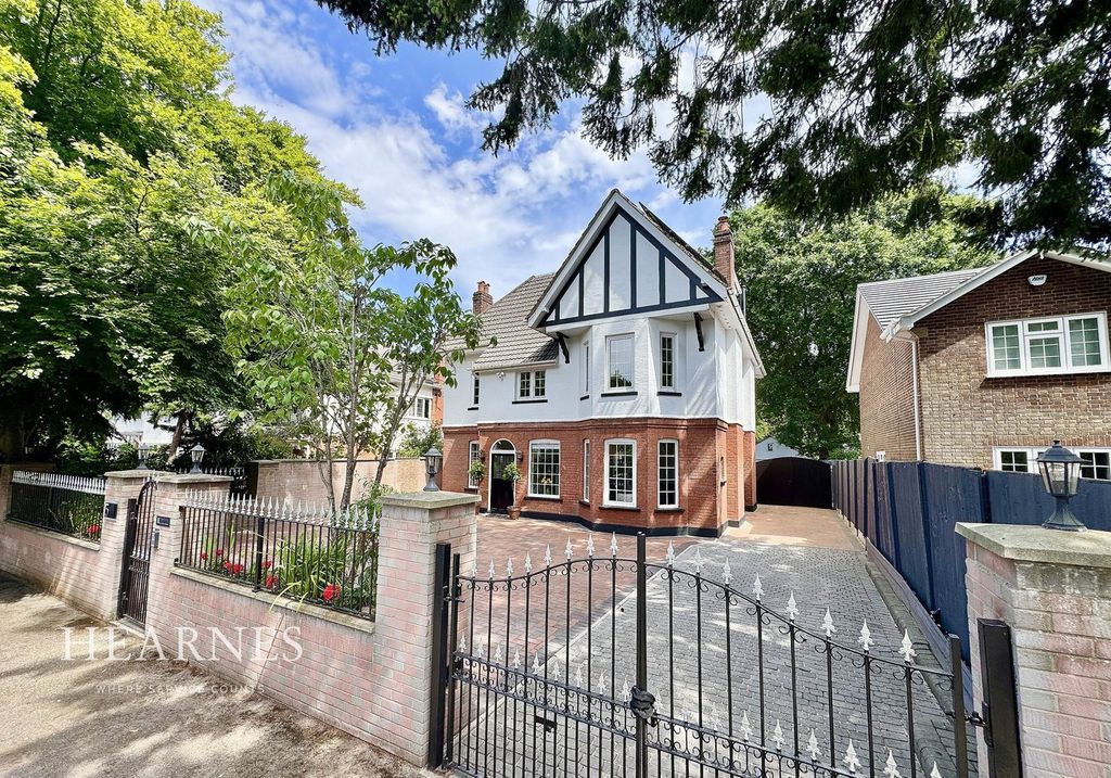 Property photo 1 of 39