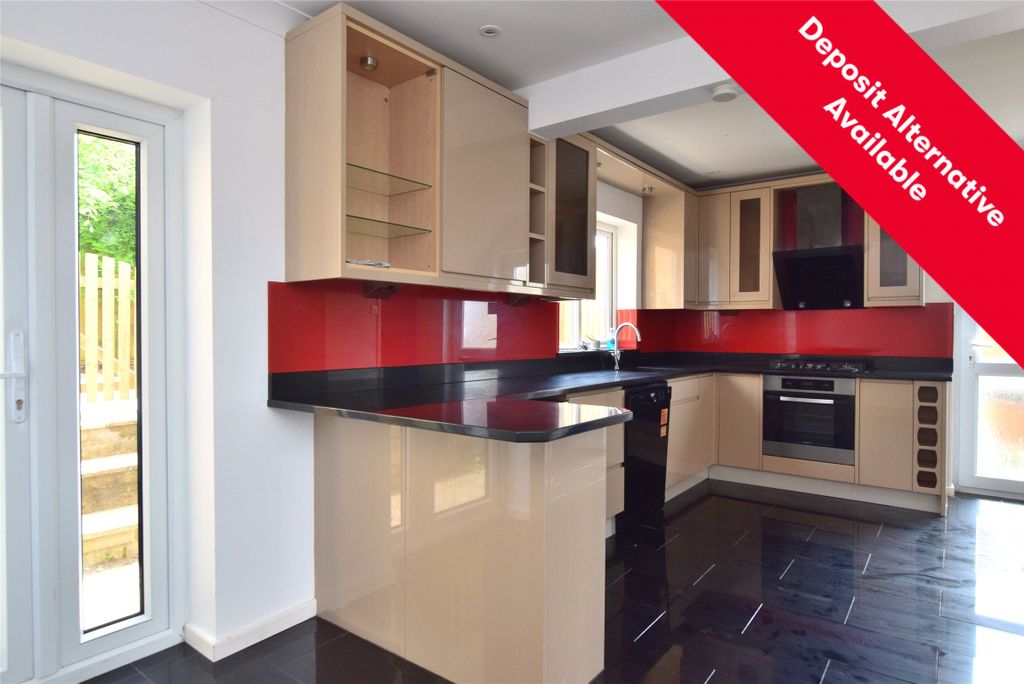 Property photo 1 of 11 Kitchen