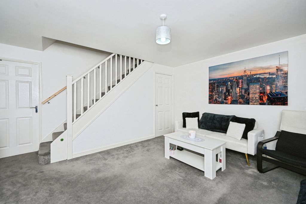 Property photo 3 of 17 Photo