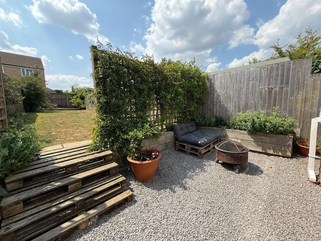 Property photo 3 of 11 Garden