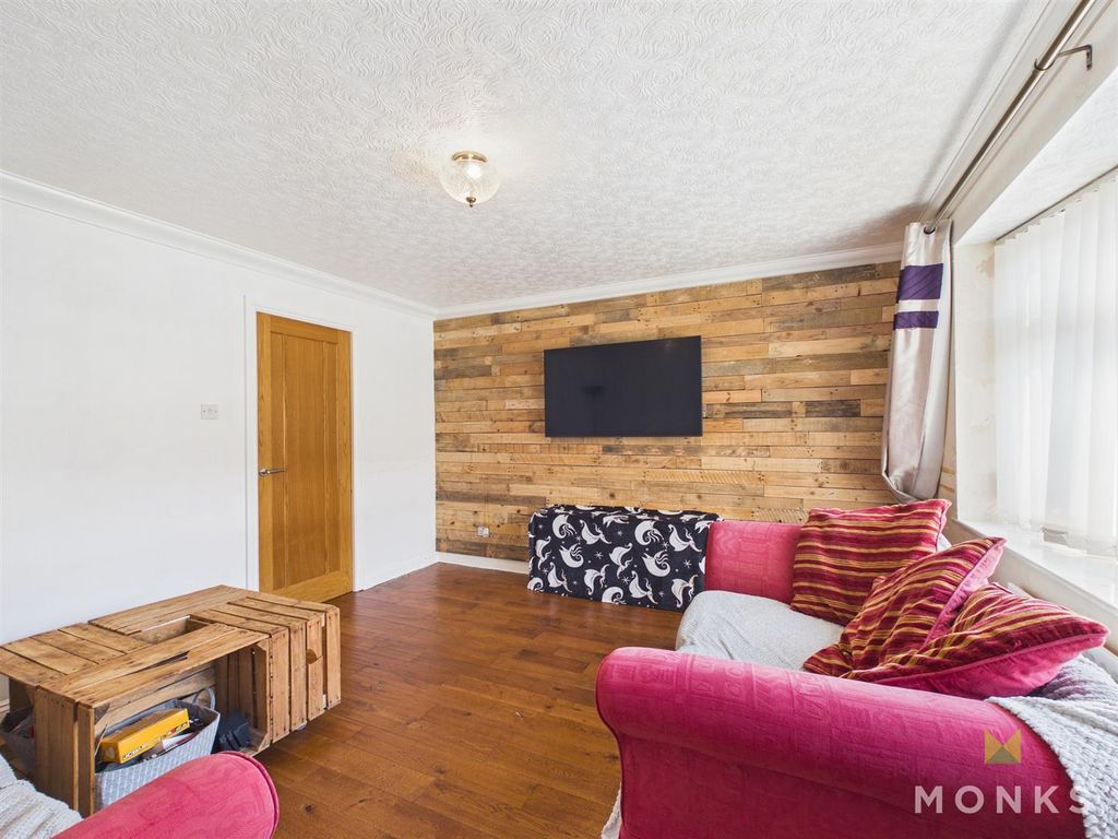 Property photo 2 of 14 Cam01520G0-Pr0352-Still001.Jpg